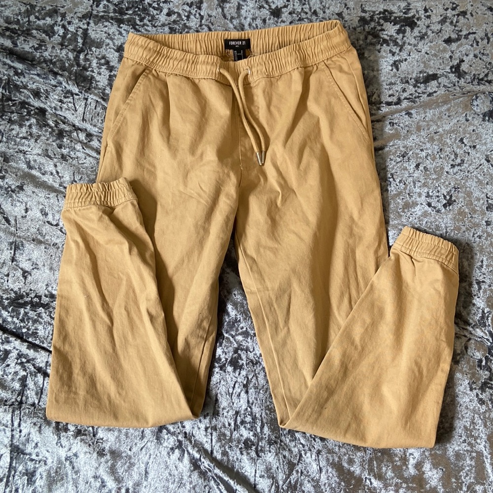 Forever 21 Men Khaki Pants. Size Small. Never Worn.